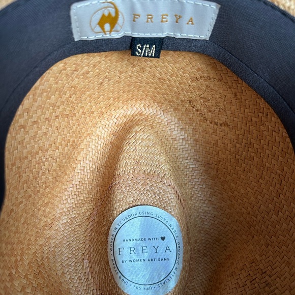 Freya Cosmos Hat - Picture 4 of 6